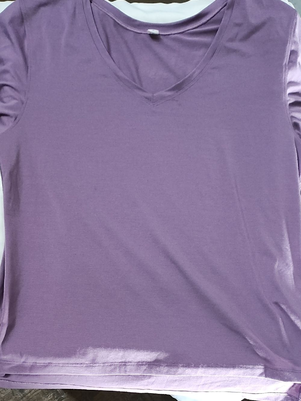 lululemon athletica Lavender Purple V-Neck Short Sleeve Tee